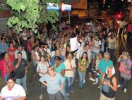 Mais de 200 servidores lotaram as ruas de Américo