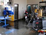 Máquinas no mesmo ambiente do refeitório dos Agentes de Trânsito